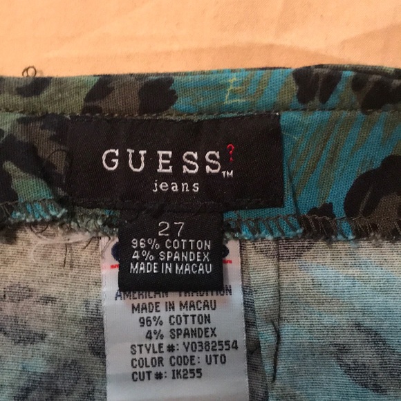 ✨GUESS✨ Skirt - Picture 3 of 4